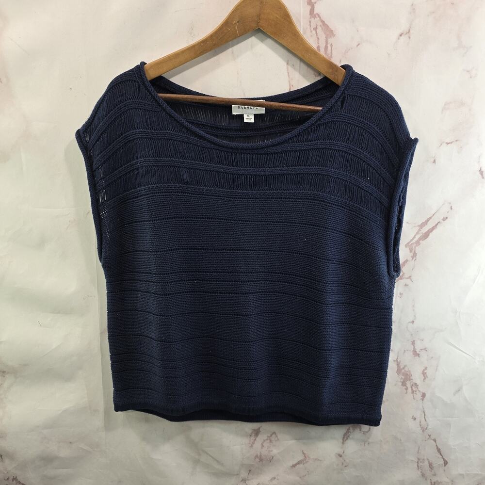 Evereve lightweight open weave Sweater Crew Neck Navy